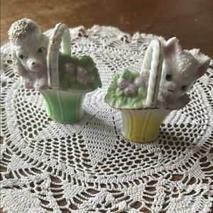 Salt and pepper shakers Green and Yellow Kitchen Tools Set